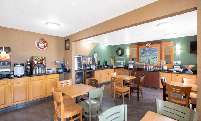 Council Bluffs Hotel | AmericInn by Wyndham Council Bluffs