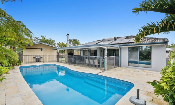 Sandstone Point House | Amity Place
