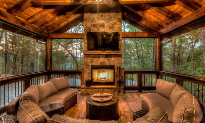 Cherry Log Cabin | Amore on the Ridge - Mountain View | Hot Tub | Pool Table | Fire Pit | Outdoor Fireplace