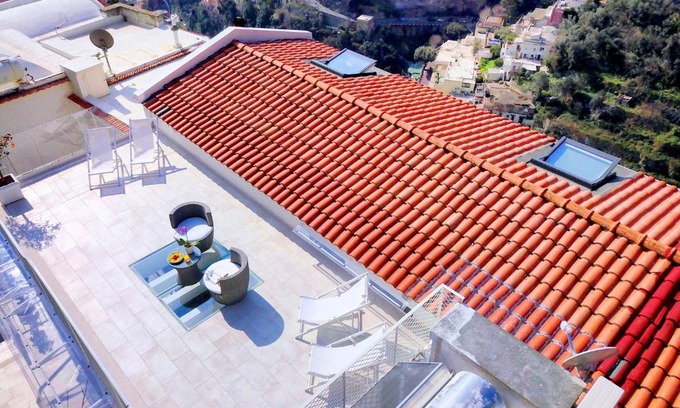 Liparlati House | Amore Rentals - Casa Cristallo