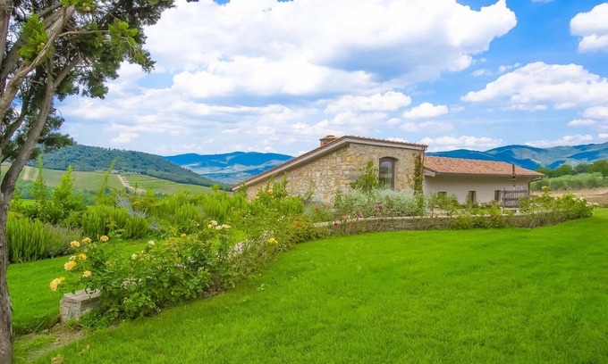Panzano in Chianti Villa | AMORE RENTALS - Villa Bacci with Indoor Heated Pool, Garden, Terraces and Parking
