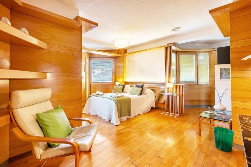 Cervantes Apartment | Amplio y Céntrico, Ubicacion Tranquila, Calefacción central, jardines, supermercados, cafeterías y todos los servicios en el corazón de la ciudad