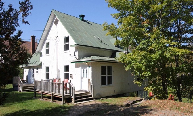Les Pays-d'en-Haut Regional County Municipality House | An enchanting place in the heart of the Laurentians Villa # 2