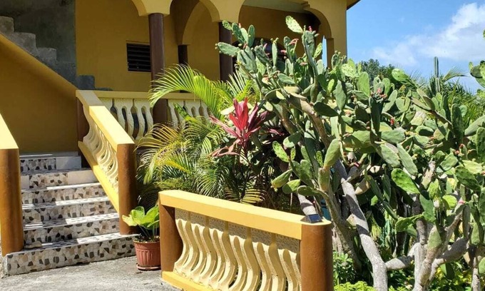 Negril House | An oasis 5 minutes from Negril town. House with modern comforts; AC, Wifi