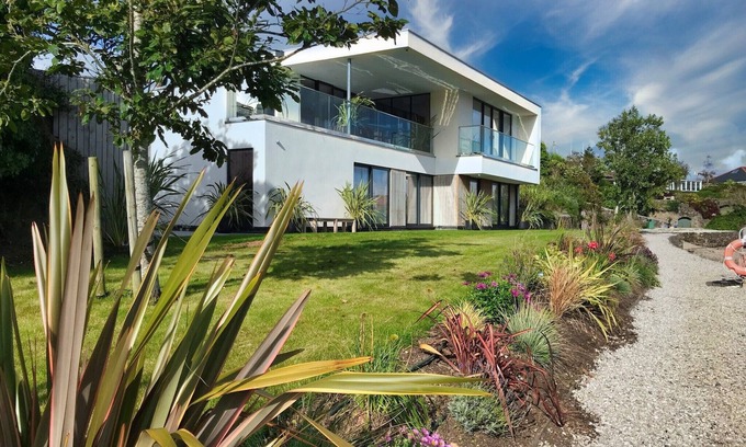 Millbrook House | Ancarva - Contemporary Waterside Holiday Retreat