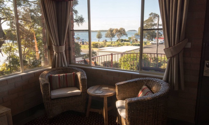 Greenwell Point Hotel | Anchor Bay Motel