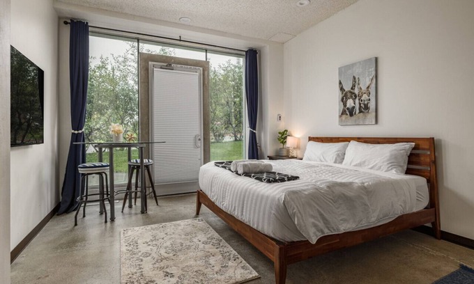 Downtown Anchorage Apartment | Anchorage City Studio Retreat