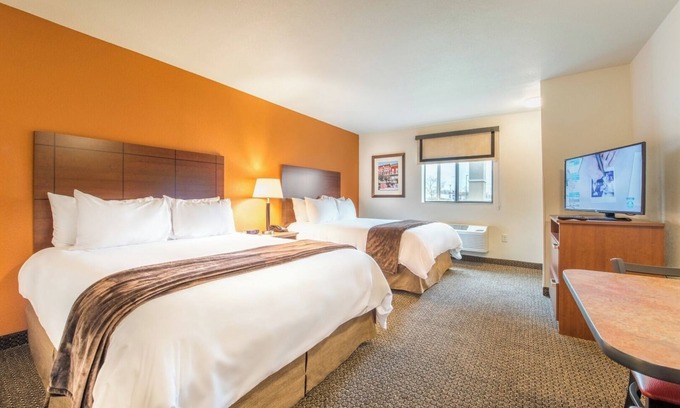 Midtown Anchorage Hotel | Anchorage Stays with Free Parking, Pet-Friendly Rooms and Kitchenettes