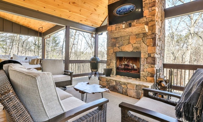 East Ellijay Cabin | Angler`s Escape | Ellijay, GA