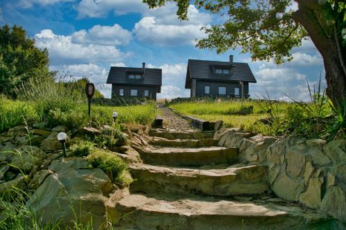 Zagorz Ski Chalet | Anielskie Wzgórze Domek z Widokiem & Kuźnia Skarbów