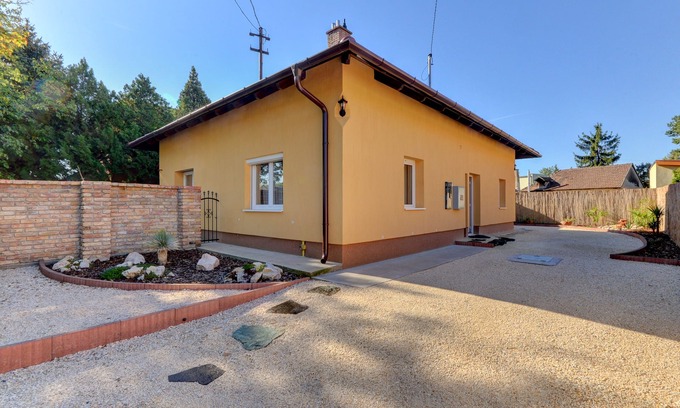 Csepel-Kiralyerdo House | Anita Apartments a Modern Riverside Property near to the Center