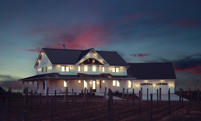 Williamsburg Other | π Ann Riley Farmhouse | In Yuba Vineyards | Near GLEF | Trailer & Pet-Friendly | Game Roomβ 8062