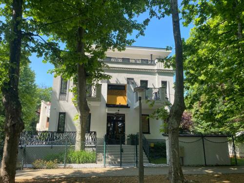 Siofok Aranypart Bed & Breakfast | Annie Villa