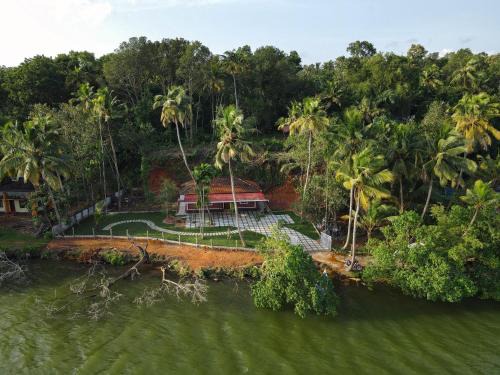 Quilon Apartment | Anoop's Lake View Cottage -2BHK
