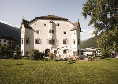 Rasun di Sopra Hotel | Ansitz Heufler by Norbert Niederkofler