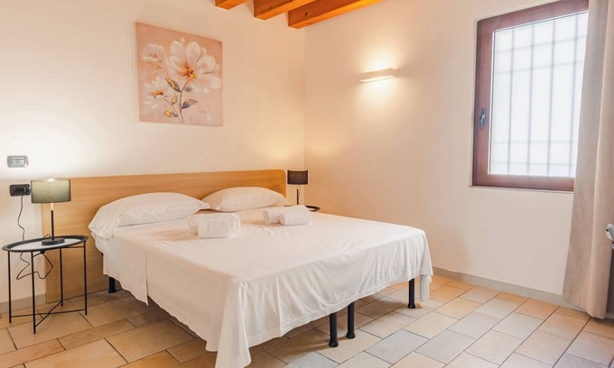 Citta Antica House | Antiche Mura 5 - One Bedroom Guest House, Sleeps 2