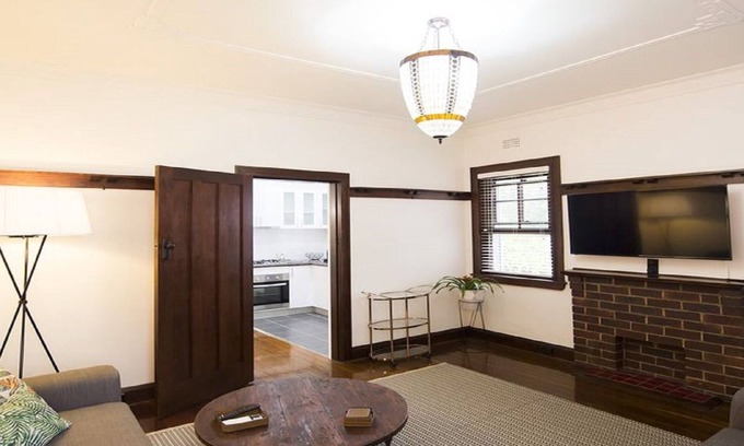 New Farm Apartment | 'Aotea' - Inner City Art Deco Oasis