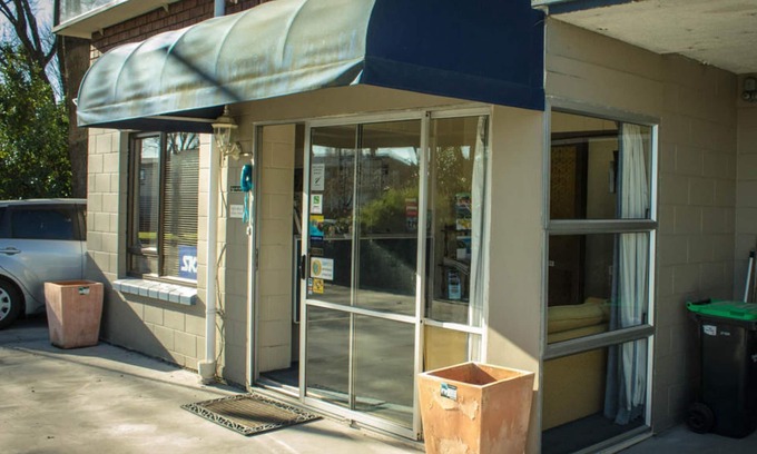 Edgeware Hotel | Aotea Motel