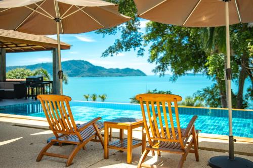 Wichit Villa | Aoyon Beach, a 5-bedroom Thai-style villa with stunning sea views, 50 meters direct beach access, free maid,