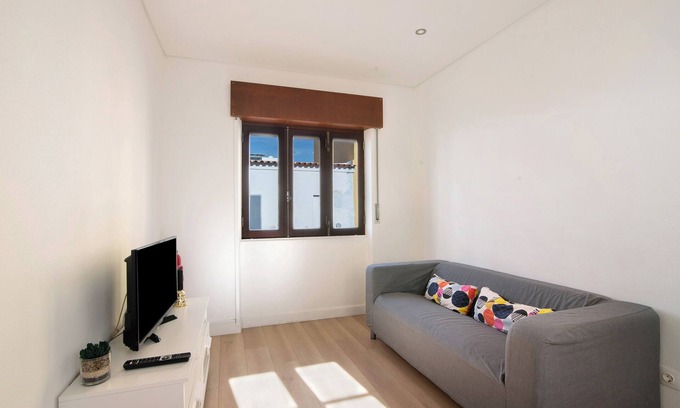 Vila Real Santo Antonio Apartment | Apartment 'The Fig House Vila Real De Santo' with Terrace and Air Conditioning