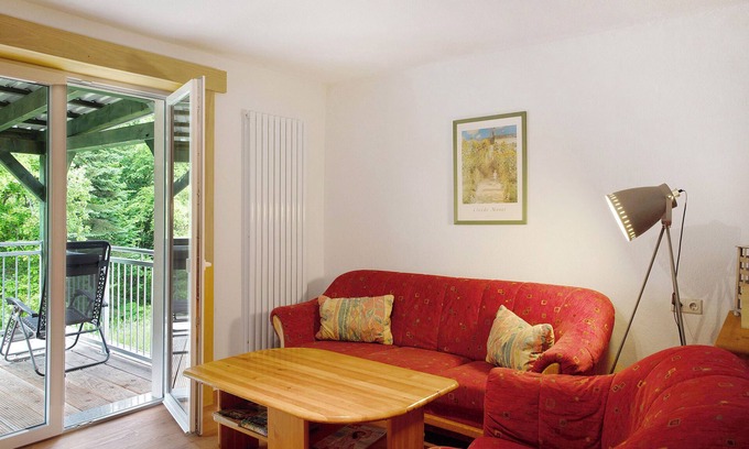 Feldberger Seenlandschaft Apartment | Apartment 'Ferienwohnung Forelle' with Balcony and Wi-Fi