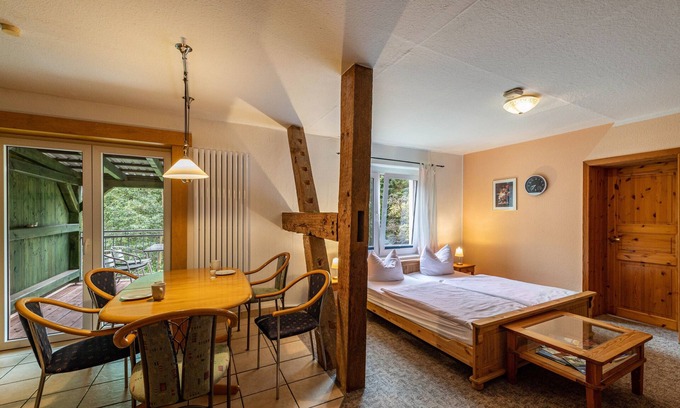 Feldberger Seenlandschaft Apartment | Apartment 'Ferienwohnung Wels' with Balcony and Wi-Fi