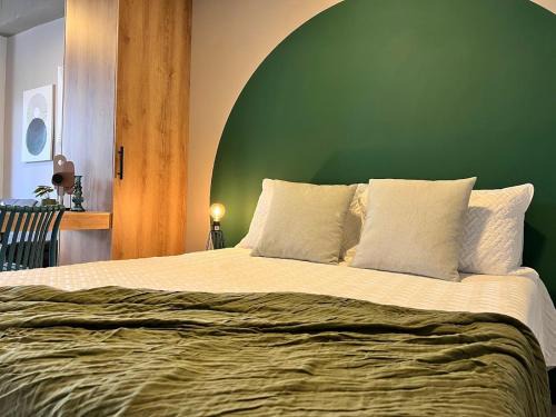 Villa Hermosa Apartment | Aparta estudios primer piso con escritorio