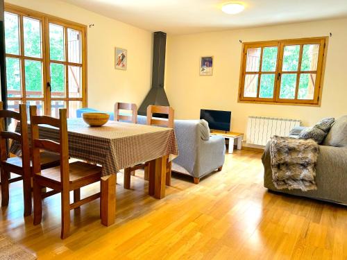 Escalo Apartment | Apartament de muntanya i lluminós by RURAL D'ÀNEU