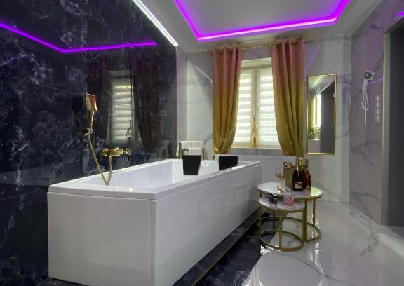 Gniezno Apartment | Apartament "Prezydencki" Centrum z dużą wanną dla Dwojga