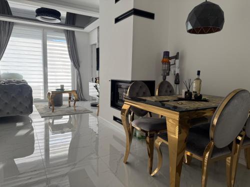 Sztutowo Apartment | Apartament z basenem i kominkiem ,baltic sun”