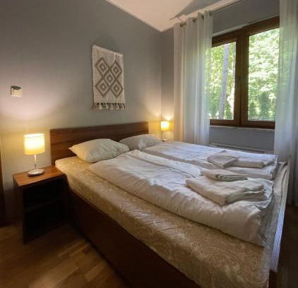 Jastrzebia Gora Apartment | Apartament z ogródkiem, basen, garaż, Villa 4 Pory Roku