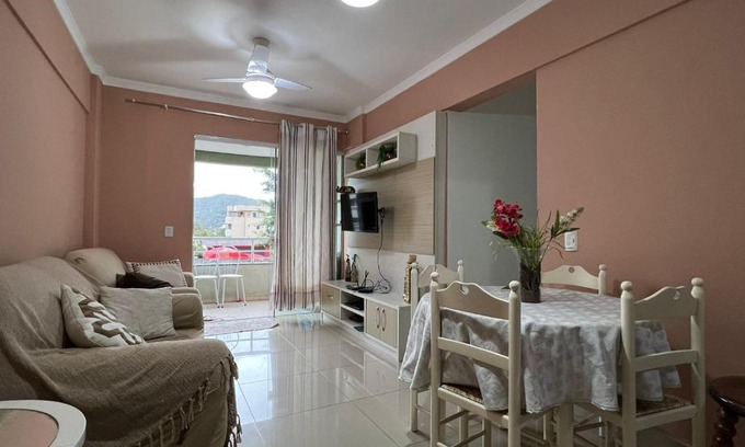 Ze Amandio Apartment | Apartamento 2 dorm. em Bombas SC