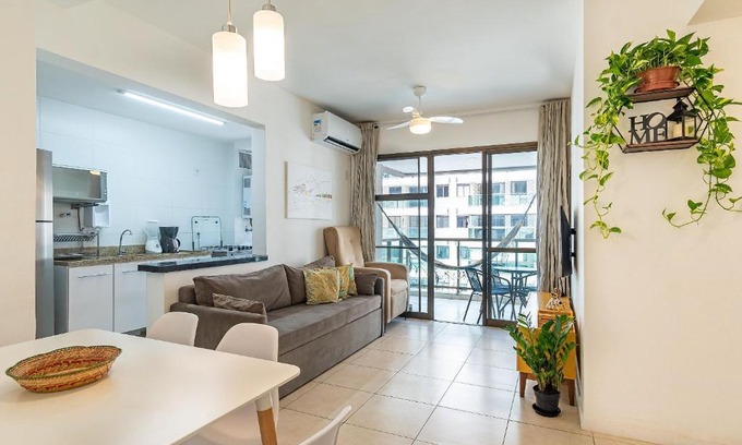 Recreio dos Bandeirantes Apartment | Apartamento 2 Qto e Varanda em Condomínio Completo