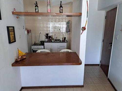 Enseada Apartment | Apartamento a cinco quarteirões da praia da enseda
