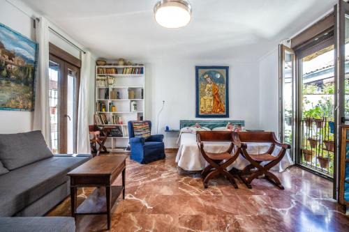 San Basilio Apartment | Apartamento con patio cordobés en San Basilio & Parking