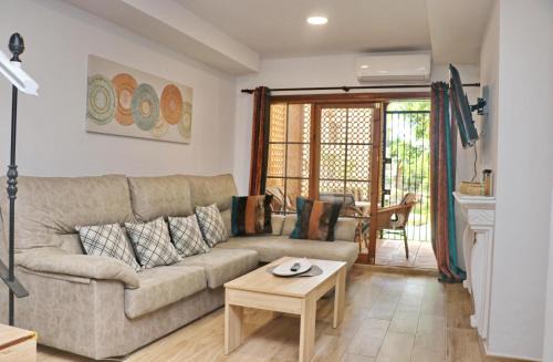 Centro Comercial Bahia Sur Apartment | Apartamento Dúplex Bahia Sur