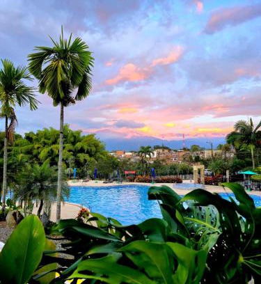 La Tebaida Apartment | Apartamento de Vacaciones con Piscinas y Jacuzzi - Perfecta para Grupos - By Molca Travel