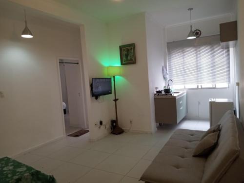 Santos Apartment | Apartamento do Bruno - 1 quarto e sala predio vista ao mar- frente a praia do gonzaga