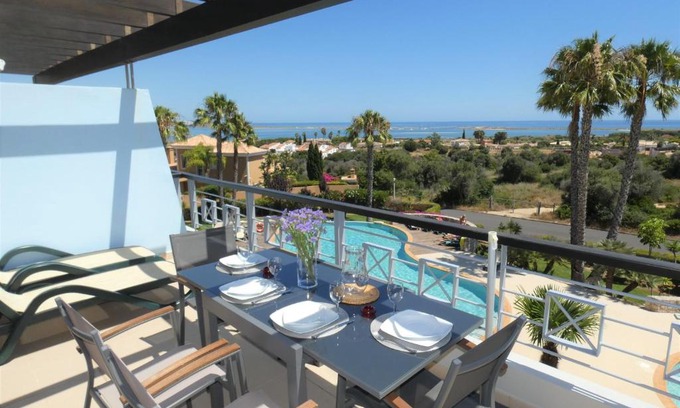 Alfarrobeira Apartment | Apartamento La Baie