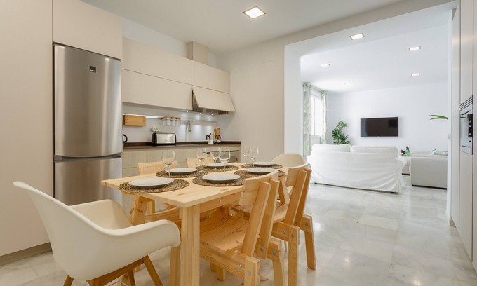 Old Town Apartment | Apartamento La Pepa de ORO by Cadiz4Rentals