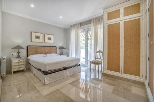 Distrito Norte Sierra Apartment | Apartamento Los Tilos & Parking & Piscina