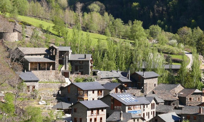 Alins Apartment | Aparthotel Areu