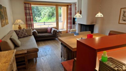 Silvaplana Apartment | Aparthotel Chesa Bellaval