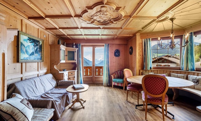 San Leonardo in Passiria Apartment | Apartment 'Oacherhof - Plattner' with Balcony & Wi-Fi