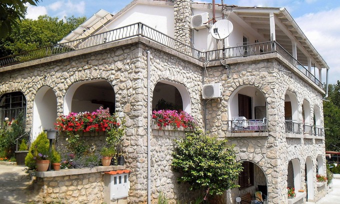 Opric Apartment | Apartmani Kestenovi dvori
