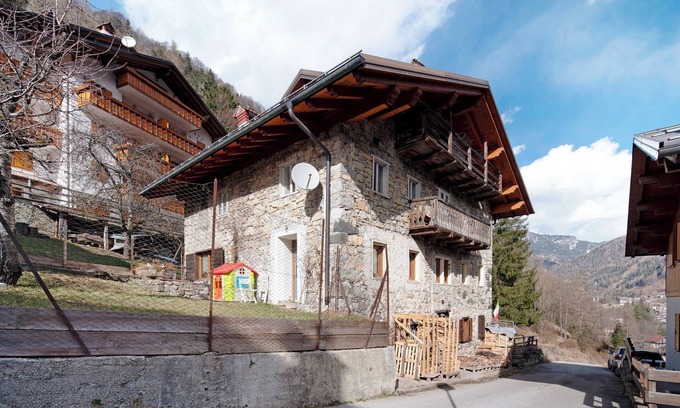 San Tomaso Agordino Apartment | Apartment 'La Casa Di Bryan' with Mountain View and Private Garden