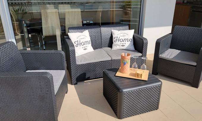 Sao Martinho do Porto Apartment | Apartment located a short 10 minute walk from the bay of São Martinho do Porto.