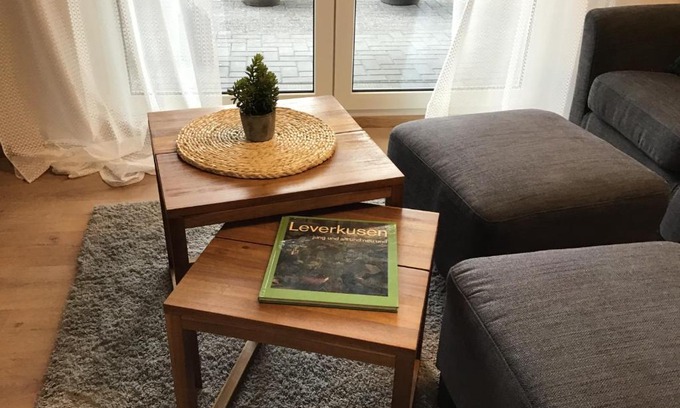 Leverkusen Apartment | Apartment 1 mit Terrasse und PKW-Stellplatz