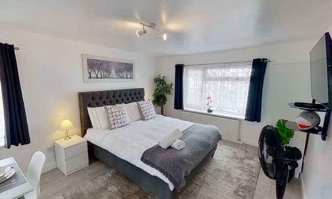 Chatham Apartment | Apartment 3 - Symons House