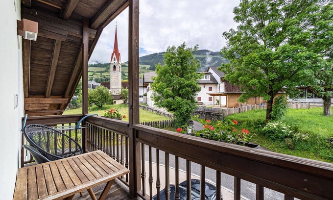 Issengo Apartment | Apartment '4' with Mountain View, Shared Pool and Wi-Fi